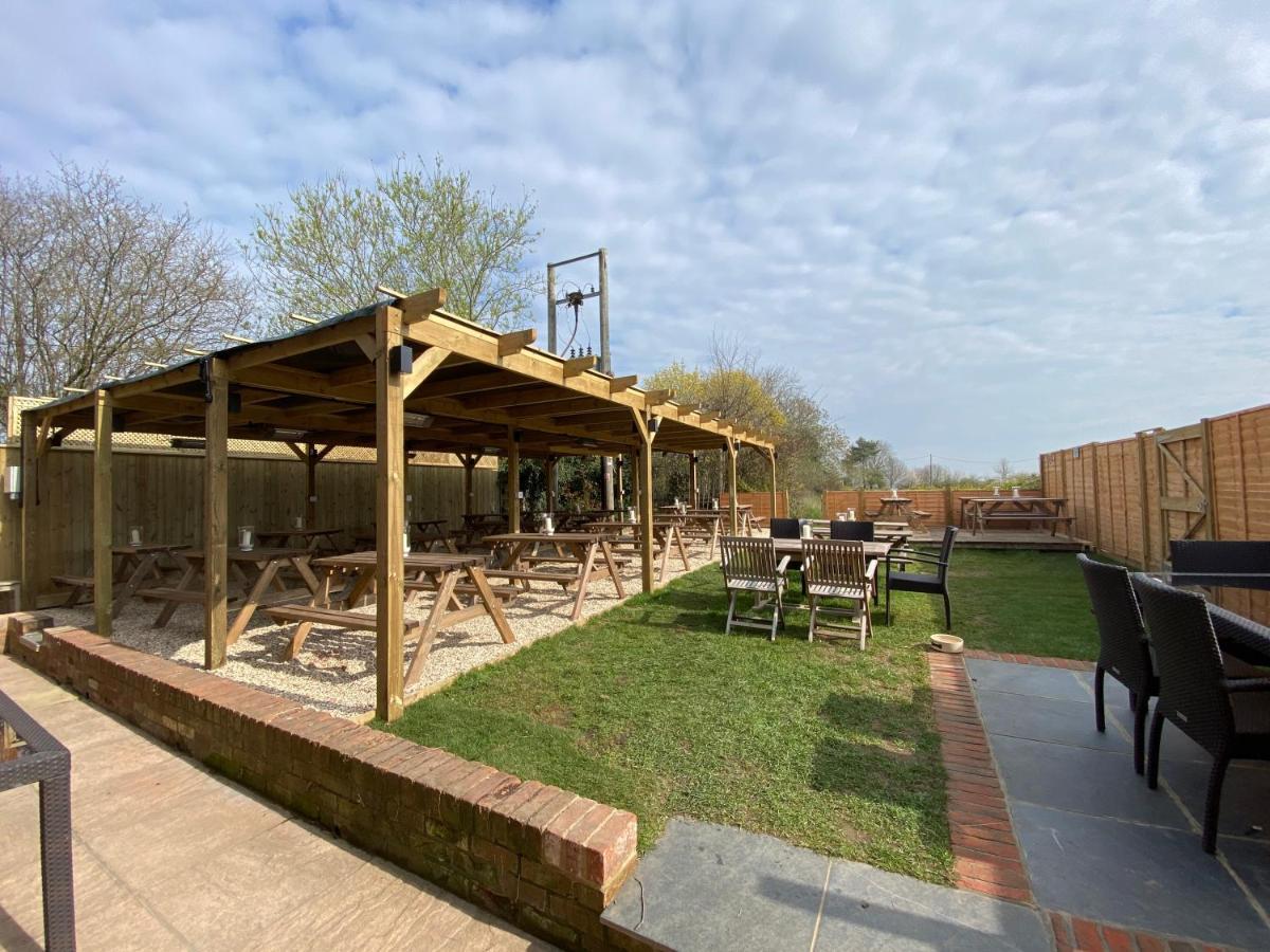 The Six Bells Hotel Beenham Exterior foto